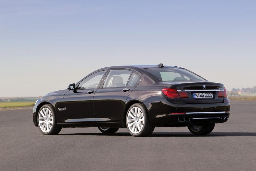  BMW 760i 2008 года  (фото 9 из 11)